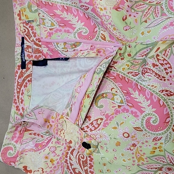 Charter Club Golf Size 10 Pistachio Green and Pink Paisley Ankle Length Pants - Picture 11 of 12